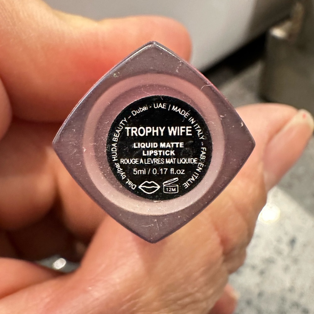 Huda beauty liquid matte trophy wife guc - Picture 2 of 5